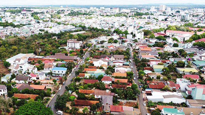 Buôn trong phố Akô Dhông (TP Buôn Ma Thuột, Đắk Lắk).