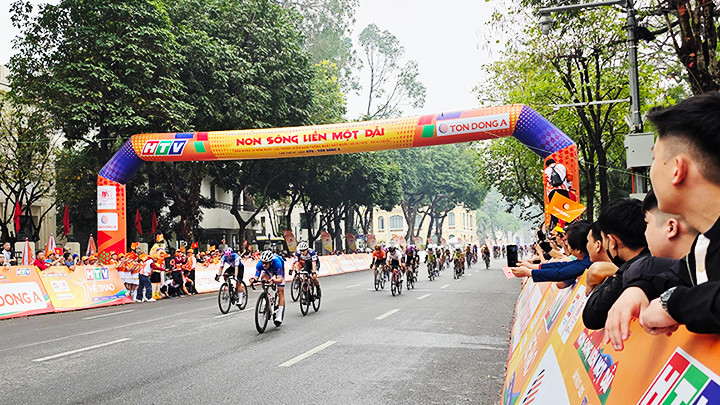 Giải đấu mang tới không khí sôi động đúng dịp Giỗ Tổ Hùng Vương.