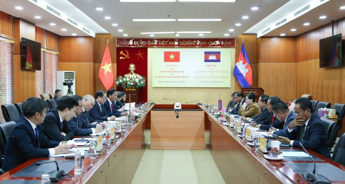 Quảng cảnh hội đàm.