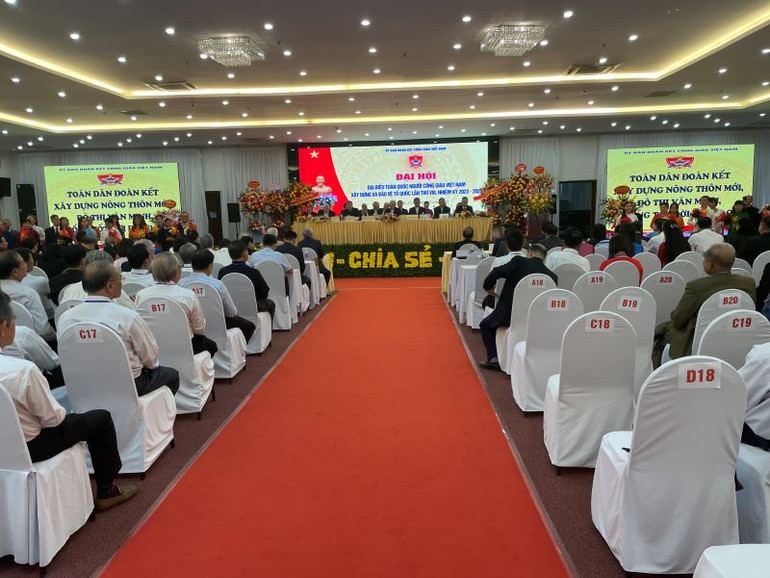 Quang cảnh đại hội. Quang cảnh đại hội.