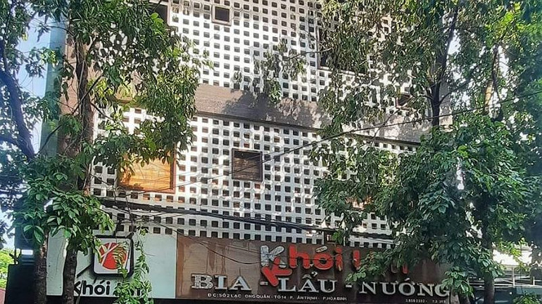 Hiện trường ngôi nhà bị cháy tại tầng 3.