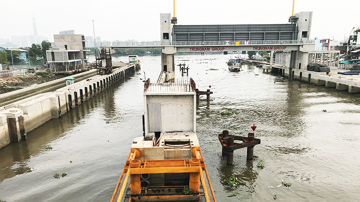 Dự án giải quyết ngập do triều khu vực TP Hồ Chí Minh có xét đến yếu tố biến đổi khí hậu (giai đoạn 1) tiếp tục rơi vào tình trạng chờ thi công trở lại.