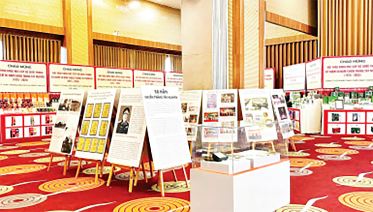 Hàng trăm tài liệu, hình ảnh, hiện vật về Chiến thắng Tây Nguyên đượctrưng bày tại Bảo tàng Đắk Lắk.