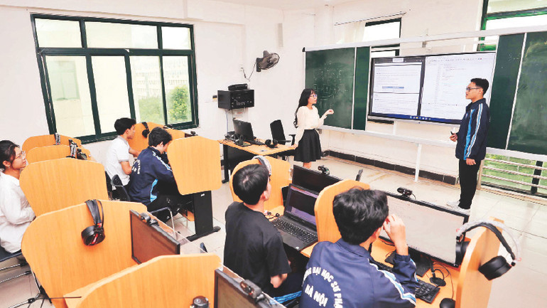 Đào tạo nguồn nhân lực ngành công nghệ thông tin tại Trường đại học Sư phạm Hà Nội. Ảnh: THẾ ĐẠI