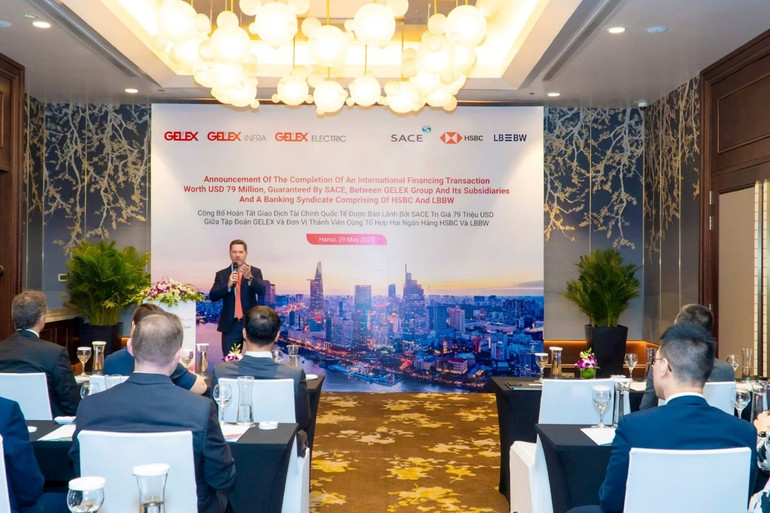 Ông Tim Evans, Tổng Giám đốc kiêm Giám đốc Khối Khách hàng Doanh nghiệp và Định chế Tài chính, HSBC Việt Nam. Ông Tim Evans, Tổng Giám đốc kiêm Giám đốc Khối Khách hàng Doanh nghiệp và Định chế Tài chính, HSBC Việt Nam.