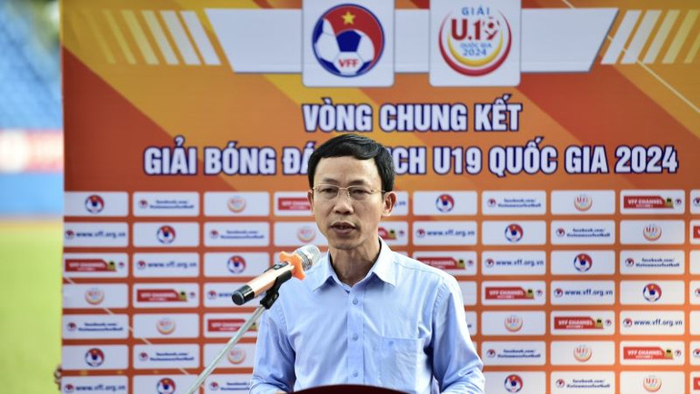 Phó Tổng Thư ký Liên đoàn Bóng đá Việt Nam, Trưởng Ban tổ chức giải Nguyễn Minh Châu phát biểu khai mạc giải.