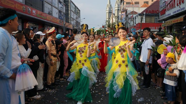 Các hoạt động trong Lễ rước kiệu Bà. Các hoạt động trong Lễ rước kiệu Bà.