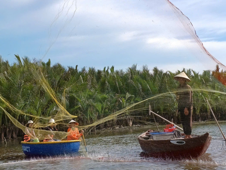 Sống hài hòa với thiên nhiên là một trong những chủ đề của Ngày Quốc tế Đa dạng sinh học năm nay. Sống hài hòa với thiên nhiên là một trong những chủ đề của Ngày Quốc tế Đa dạng sinh học năm nay.