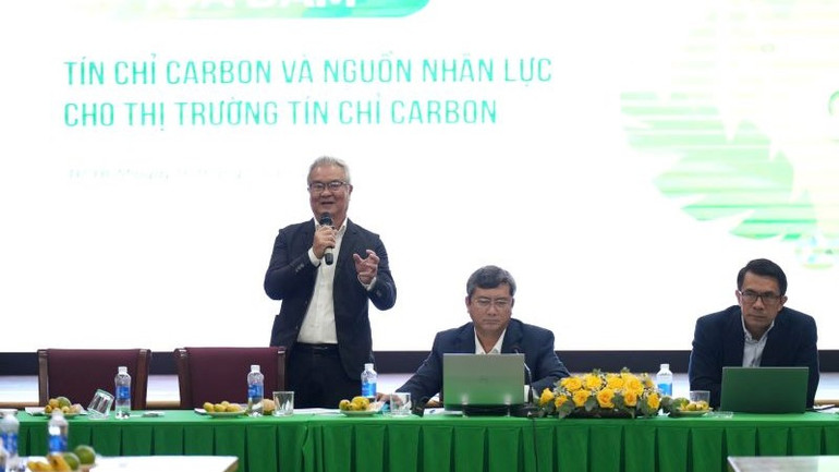 Tiến sĩ Lê Hoàng Thế, Giám đốc Công ty Hệ sinh thái The Vos phát biểu tại tọa đàm.