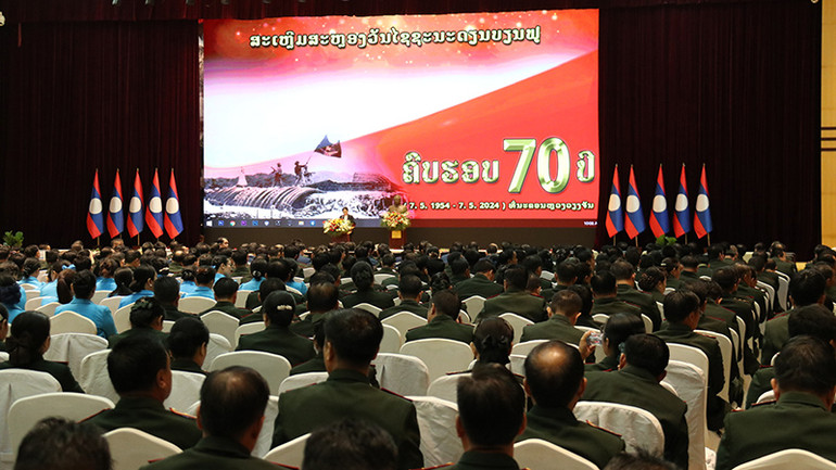 Quang cảnh lễ mít-tinh cấp quốc gia của Lào. (Ảnh: TRỊNH DŨNG)