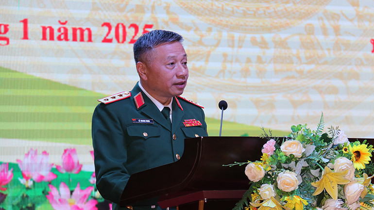 Thượng tướng Lê Quang Minh, Phó Chủ nhiệm Tổng cục Chính trị Quân đội nhân dân Việt Nam phát biểu tại buổi lễ. (Ảnh: HẢI TIẾN) Thượng tướng Lê Quang Minh, Phó Chủ nhiệm Tổng cục Chính trị Quân đội nhân dân Việt Nam phát biểu tại buổi lễ. (Ảnh: HẢI TIẾN)