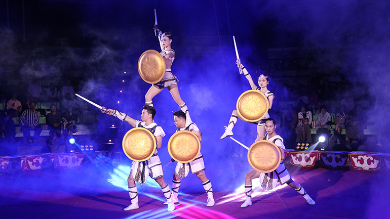 Một tiết mục của các nghệ sĩ Liên đoàn Xiếc Việt Nam. (Ảnh: Hải Tiến)