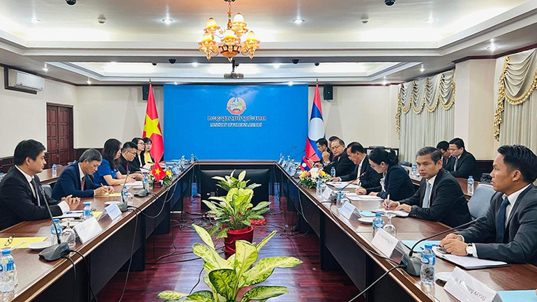 Quang cảnh buổi làm việc. (Ảnh: Bộ Ngoại giao Lào) Quang cảnh buổi làm việc. (Ảnh: Bộ Ngoại giao Lào)