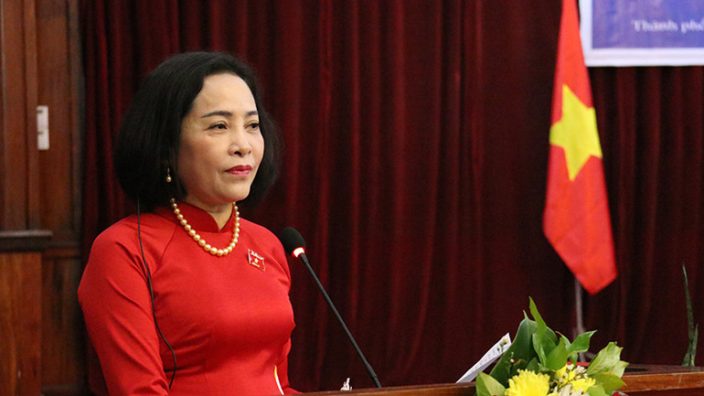 Nữ Đại biểu Quốc hội Việt Nam tham luận tại Hội thảo. Ảnh: HẢI TIẾN