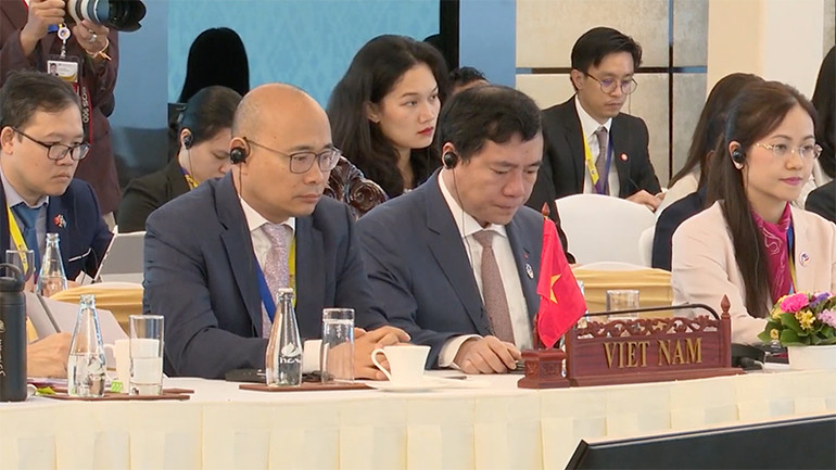 Đoàn Việt Nam tham dự hội nghị. (Ảnh: HẢI TIẾN) Đoàn Việt Nam tham dự hội nghị. (Ảnh: HẢI TIẾN)