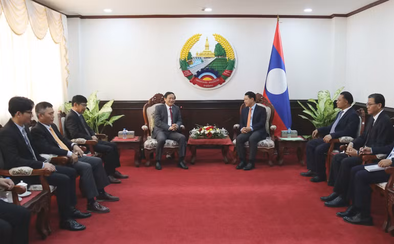 Chúc mừng Tết cổ truyền Lào Bun Pi May 2023 tại trụ sở Bộ Ngoại giao Lào. (Ảnh: Trịnh Dũng) Chúc mừng Tết cổ truyền Lào Bun Pi May 2023 tại trụ sở Bộ Ngoại giao Lào. (Ảnh: Trịnh Dũng)