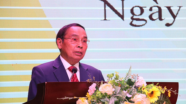 Đồng chí Bounthong Chitmany phát biểu chúc mừng Đảng Cộng sản Việt Nam, chúc mừng Xuân Ất Tỵ 2025. (Ảnh: Hải Tiến)