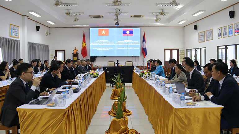 Đoàn đại biểu Bộ Khoa học và Công nghệ hội đàm cùng Đoàn đại biểu Bộ Giáo dục và Thể thao Lào.