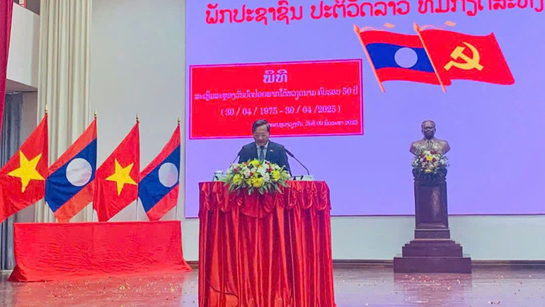 Đại sứ Việt Nam tại Lào Nguyễn Minh Tâm phát biểu tại sự kiện. (Ảnh: Cộng tác viên) Đại sứ Việt Nam tại Lào Nguyễn Minh Tâm phát biểu tại sự kiện. (Ảnh: Cộng tác viên)