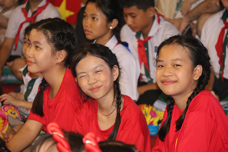 Nét vui tươi của các em thiếu nhi tại Đêm hội trăng rằm.