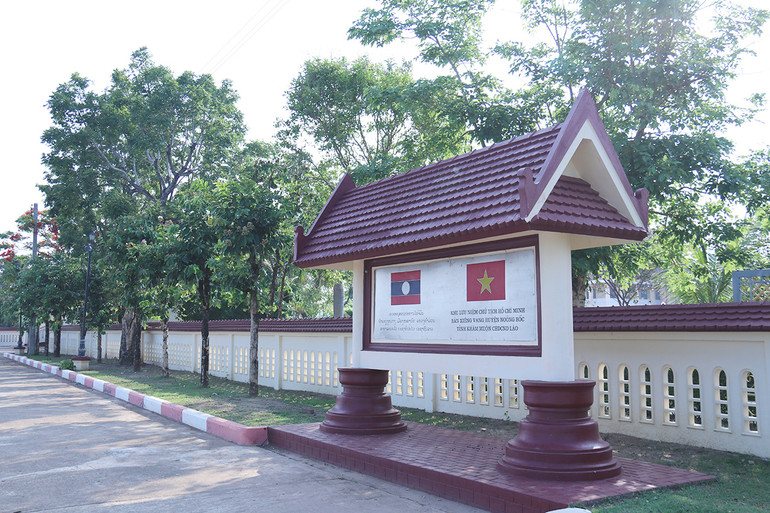 Khu lưu niệm Chủ tịch Hồ Chí Minh ở bản Xiengvang, huyện Nong Bok, tỉnh Khammuon (Lào). (ẢNH: TRINH DŨNG)