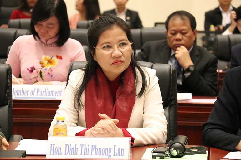 Phó Chủ tịch Hội đồng Dân tộc Đinh Thị Phương Lan. (Ảnh: HẢI TIẾN)