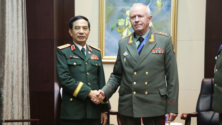 Đại tướng Phan Văn Giang đã có cuộc gặp song phương với Thượng tướng Alexander Fomin, Thứ trưởng Quốc phòng Nga.