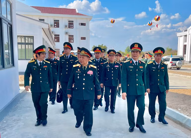 Các đại biểu tham quan các hạng mục công trình. Ảnh: Trịnh Dũng Các đại biểu tham quan các hạng mục công trình. Ảnh: Trịnh Dũng