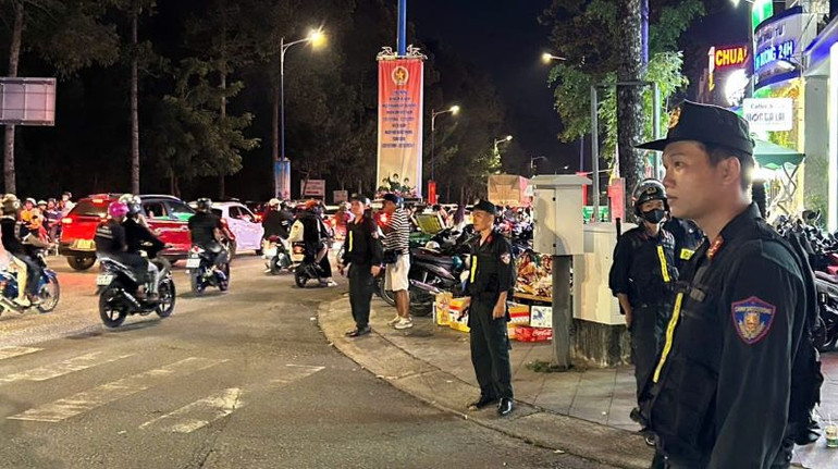 Cảnh sát cơ động tham gia bảo đảm an ninh trật tự và an toàn giao thông.