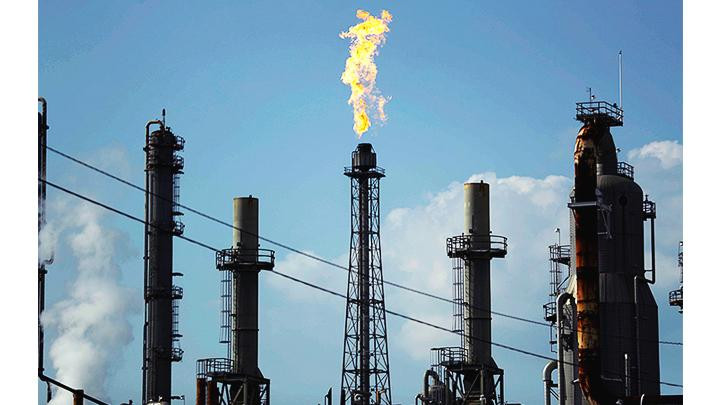 Nhiều nước vẫn sử dụng nhiên liệu hóa thạch. Ảnh: GETTY IMAGES