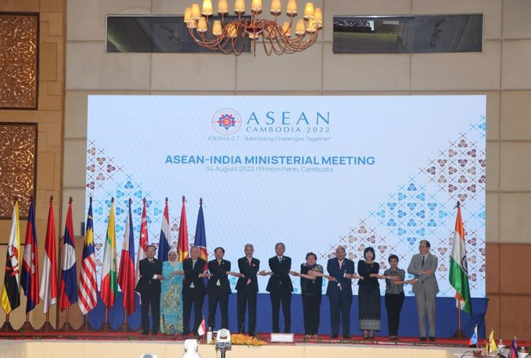 Bộ trưởng Ngoại giao ASEAN gặp đối tác Ấn Độ. Bộ trưởng Ngoại giao ASEAN gặp đối tác Ấn Độ.