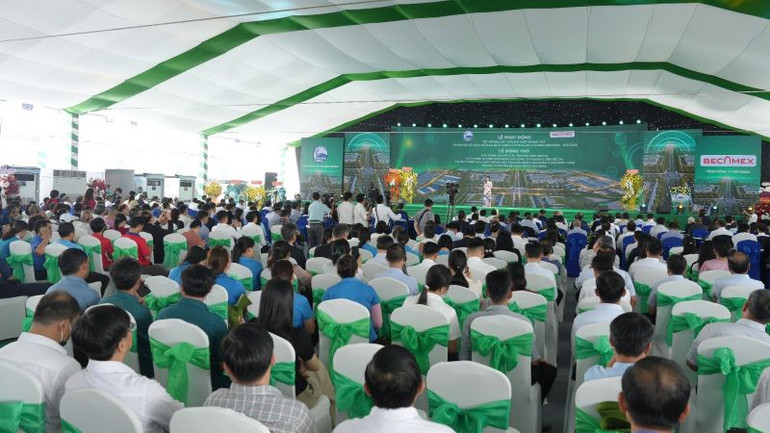 Toàn cảnh lễ động thổ 2 khu công nghiệp.