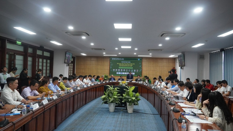 Quang cảnh tọa đàm. Quang cảnh tọa đàm.