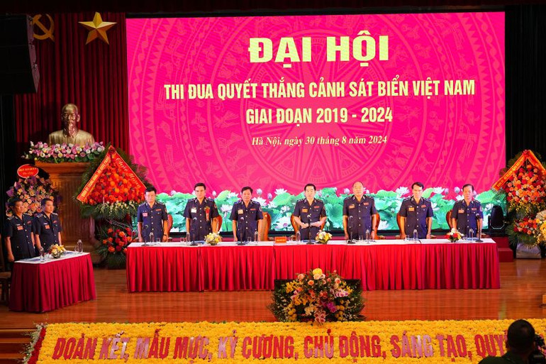 Đoàn Chủ tịch đại hội. Đoàn Chủ tịch đại hội.