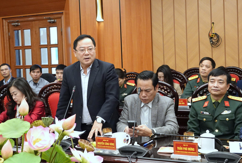 Các đại biểu đề nghị Tổng cục Công nghiệp Quốc phòng tiếp tục phối hợp nâng cao hiệu quả công tác tuyên truyền.