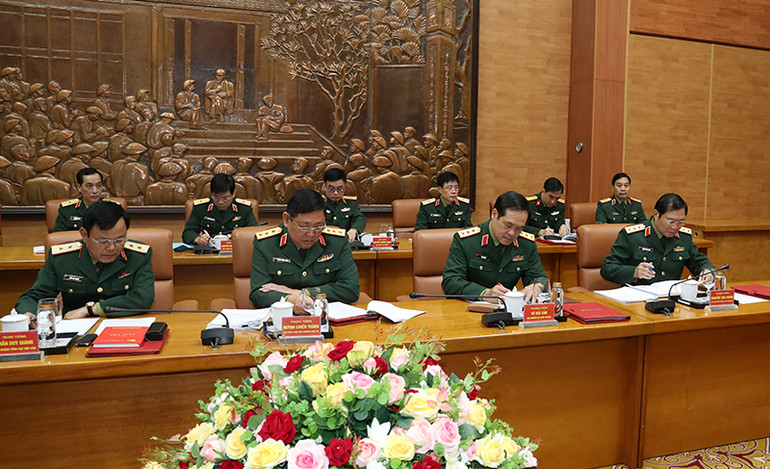 Các đại biểu dự buổi làm việc.