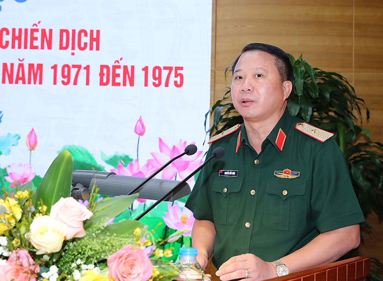 Thiếu tướng, Tiến sĩ Nguyễn Hữu Ngọc phát biểu tại hội thảo. Thiếu tướng, Tiến sĩ Nguyễn Hữu Ngọc phát biểu tại hội thảo.