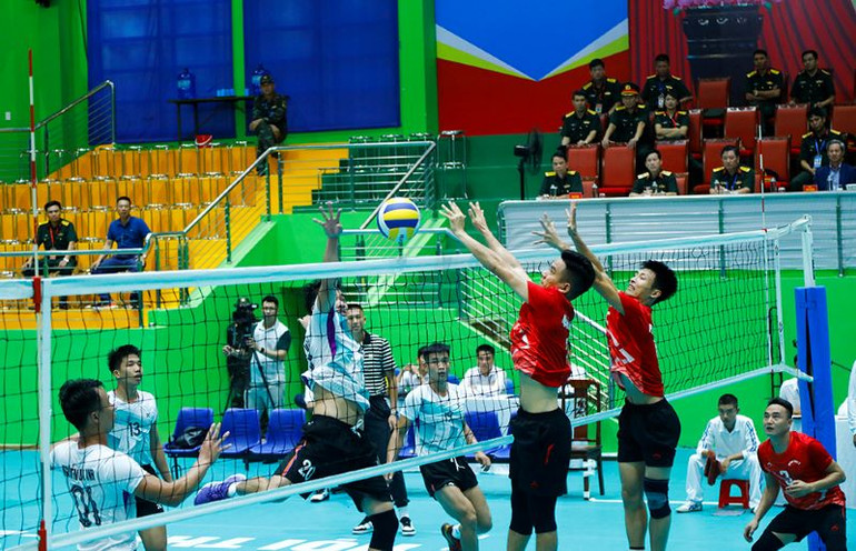 Trận thi đấu bóng chuyền giữa đội tuyển Bộ Tổng Tham mưu và đội tuyển Quân khu 2.
