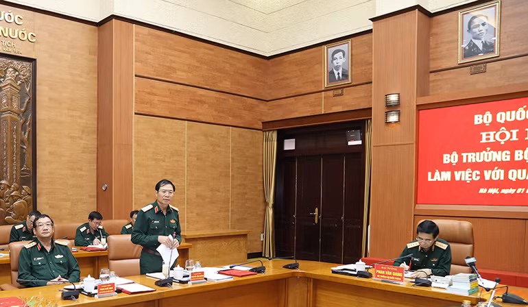 Thượng tướng Nguyễn Tân Cương phát biểu ý kiến tại hội nghị. Thượng tướng Nguyễn Tân Cương phát biểu ý kiến tại hội nghị.