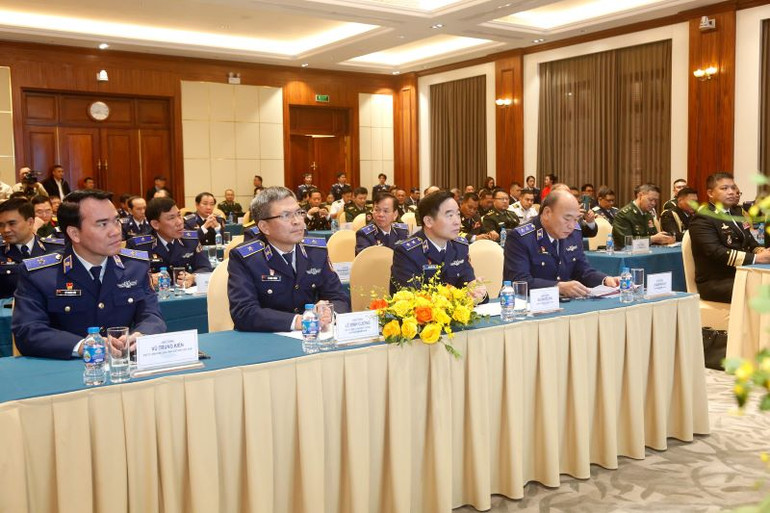 Đại diện lãnh đạo Cảnh sát biển Việt Nam dự khai mạc Chương trình giao lưu.