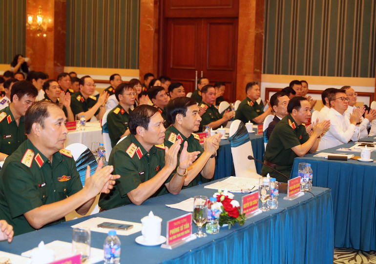 Các đại biểu tham dự buổi gặp mặt.