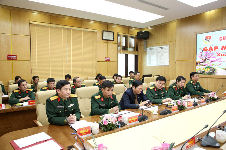 Các đại biểu dự buổi gặp mặt. Ảnh: MẠNH TUẤN