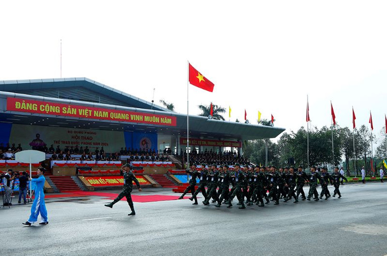 Một số hình ảnh duyệt đội ngũ tại Lễ khai mạc Hội thao Thể thao quốc phòng năm 2024.