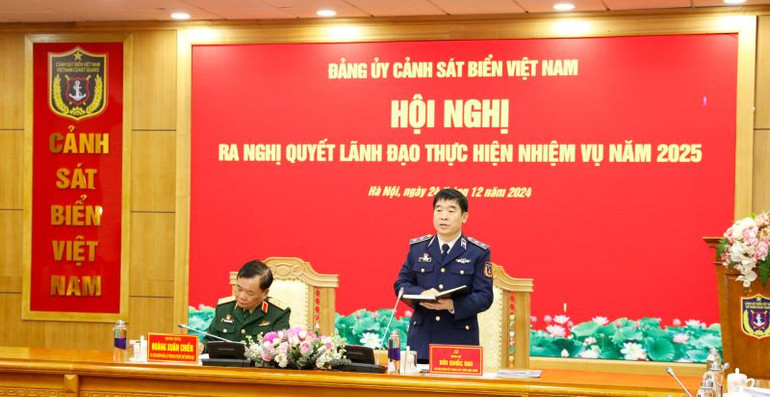 Trung tướng Bùi Quốc Oai, Bí thư Đảng ủy, Chính ủy Cảnh sát biển Việt Nam phát biểu kết luận hội nghị.
