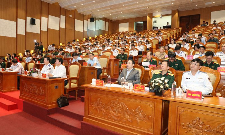 Các đại biểu tham dự hội nghị.