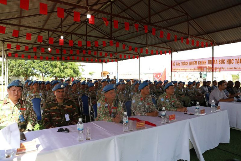 Các đại biểu đến từ Phái bộ UNISFA và cán bộ, nhân viên Đội Công binh số 3 tham dự Lễ ra quân. (Nguồn: Đội Công binh số 3)