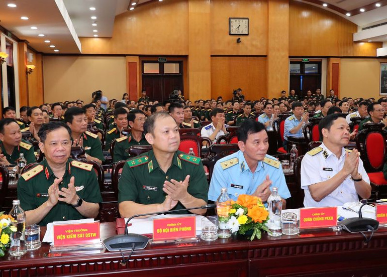 Các đại biểu dự hội nghị. Các đại biểu dự hội nghị.