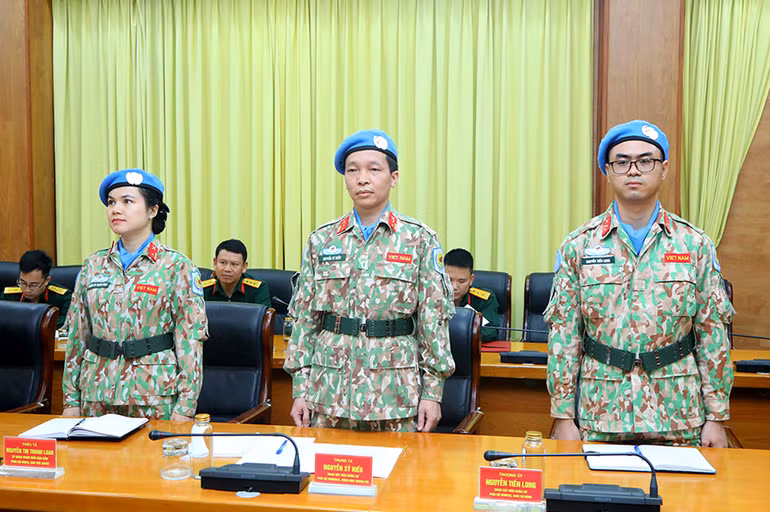 Các sĩ quan Quân đội được cử đi làm nhiệm vụ gìn giữ hòa bình Liên hợp quốc đợt này.