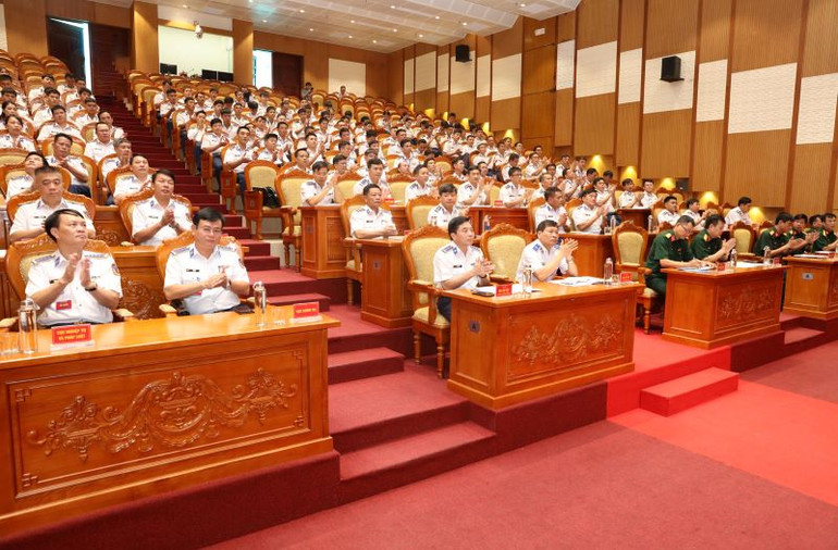 Các đại biểu tham dự khai mạc Hội thi.