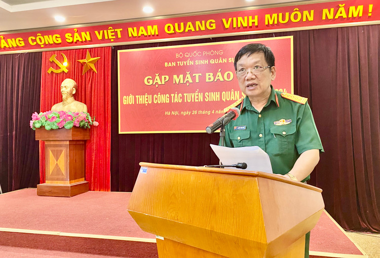 Đại tá, TS Nguyễn Văn Thái thông báo kết quả công tác tuyển sinh quân sự năm 2023; phương hướng, nhiệm vụ năm 2024.